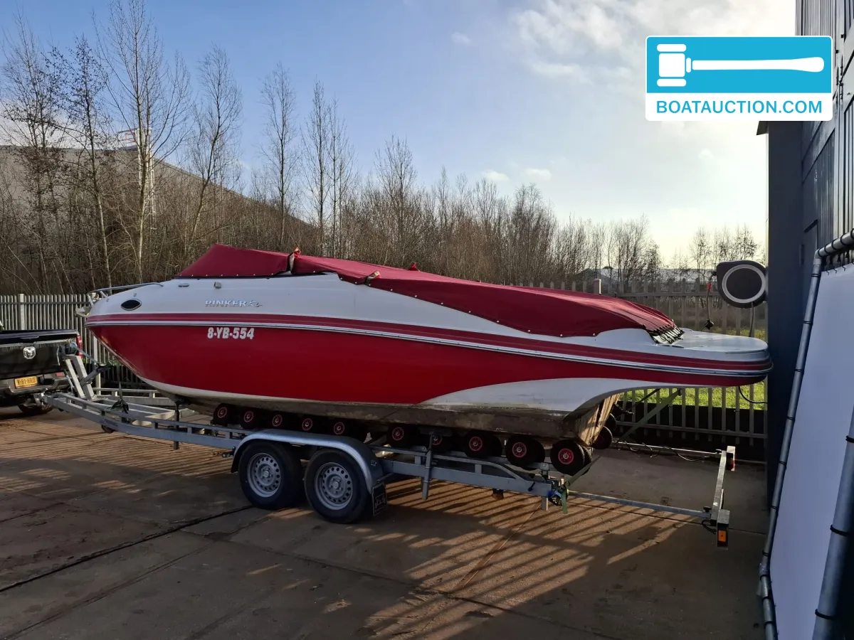 foto: 10 Rinker 246 Captiva Cuddy