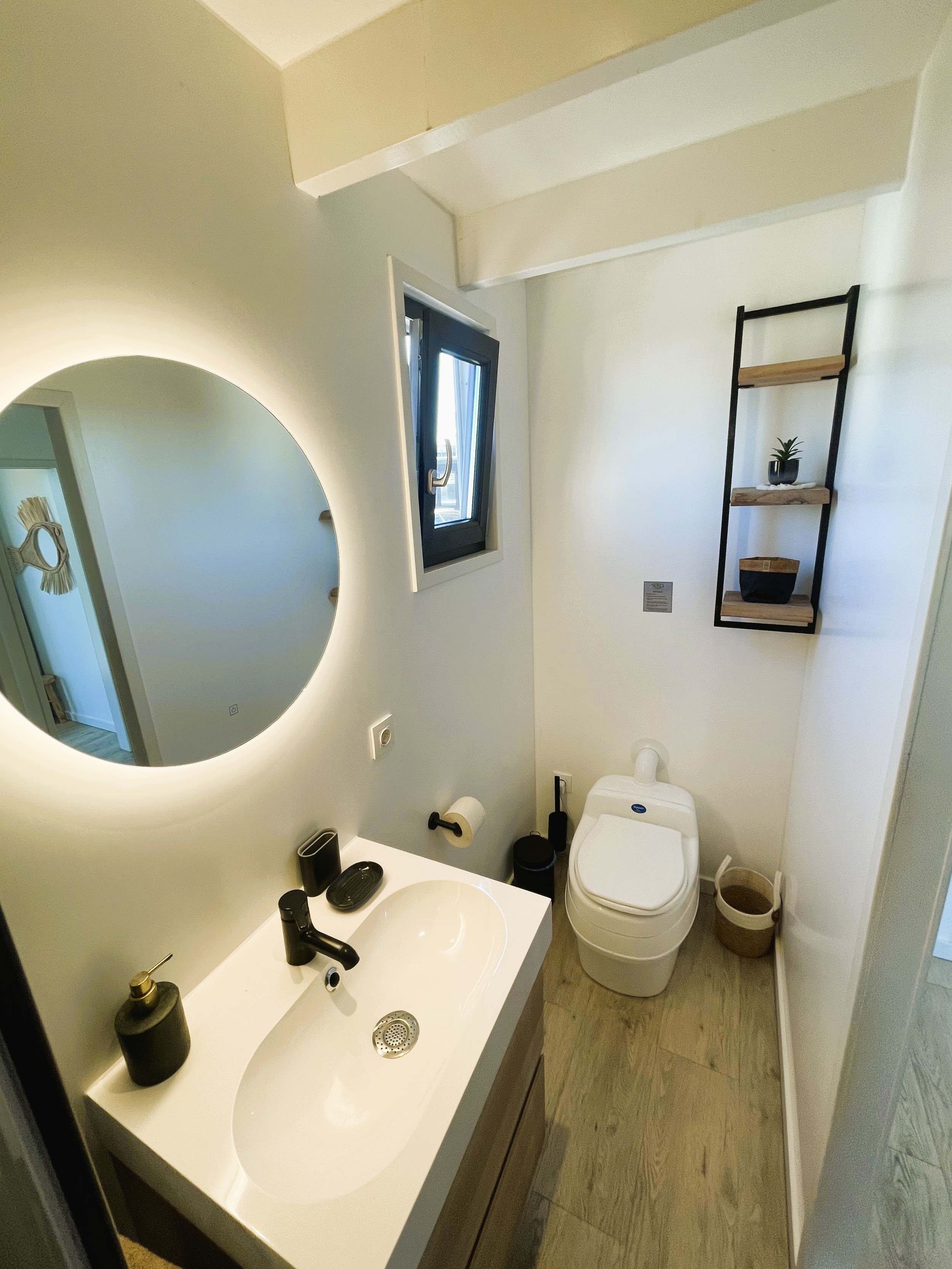 foto: 21 Surla 15 Houseboat Zelfvoorzienend