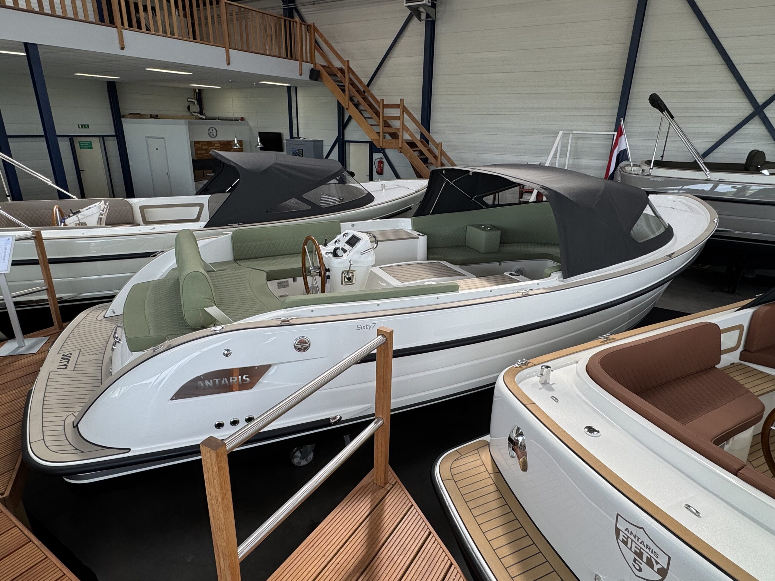 foto: 8 Antaris Sixty7 (op voorraad)