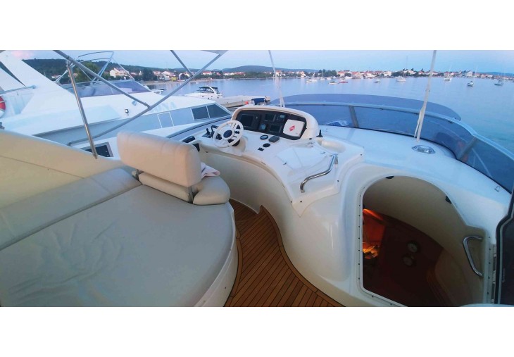foto: 27 Azimut 68