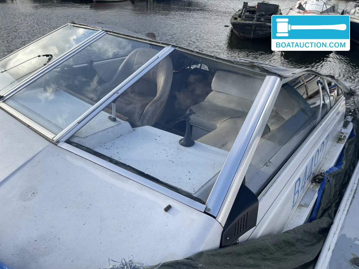 foto: 15 Bayliner 700