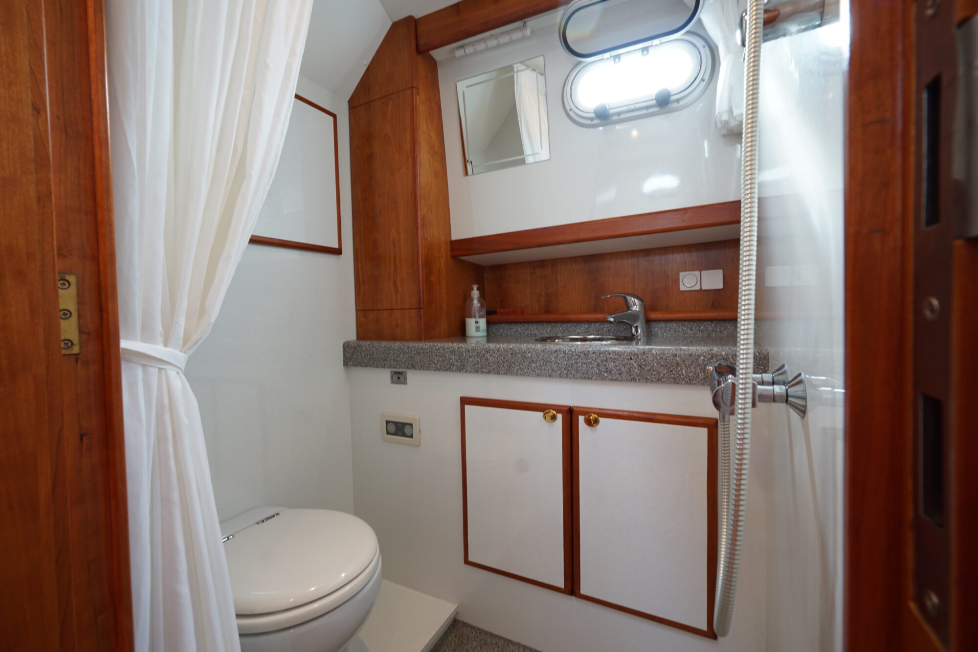 foto: 23 Tryvia Tryvia 1100 OK Cabrio Spiegeldeur