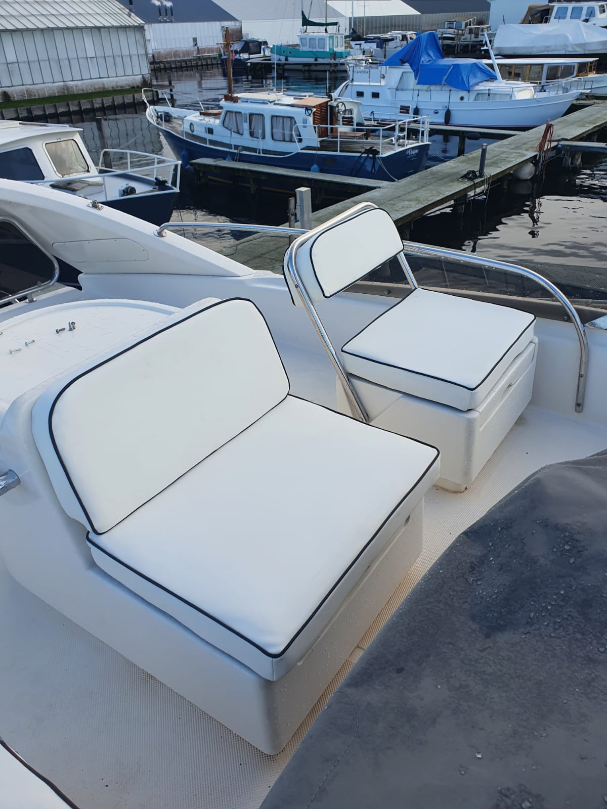 foto: 26 Astondoa  40 Fly