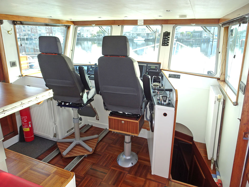 foto: 42 Trawlerjacht 48, zeegaand