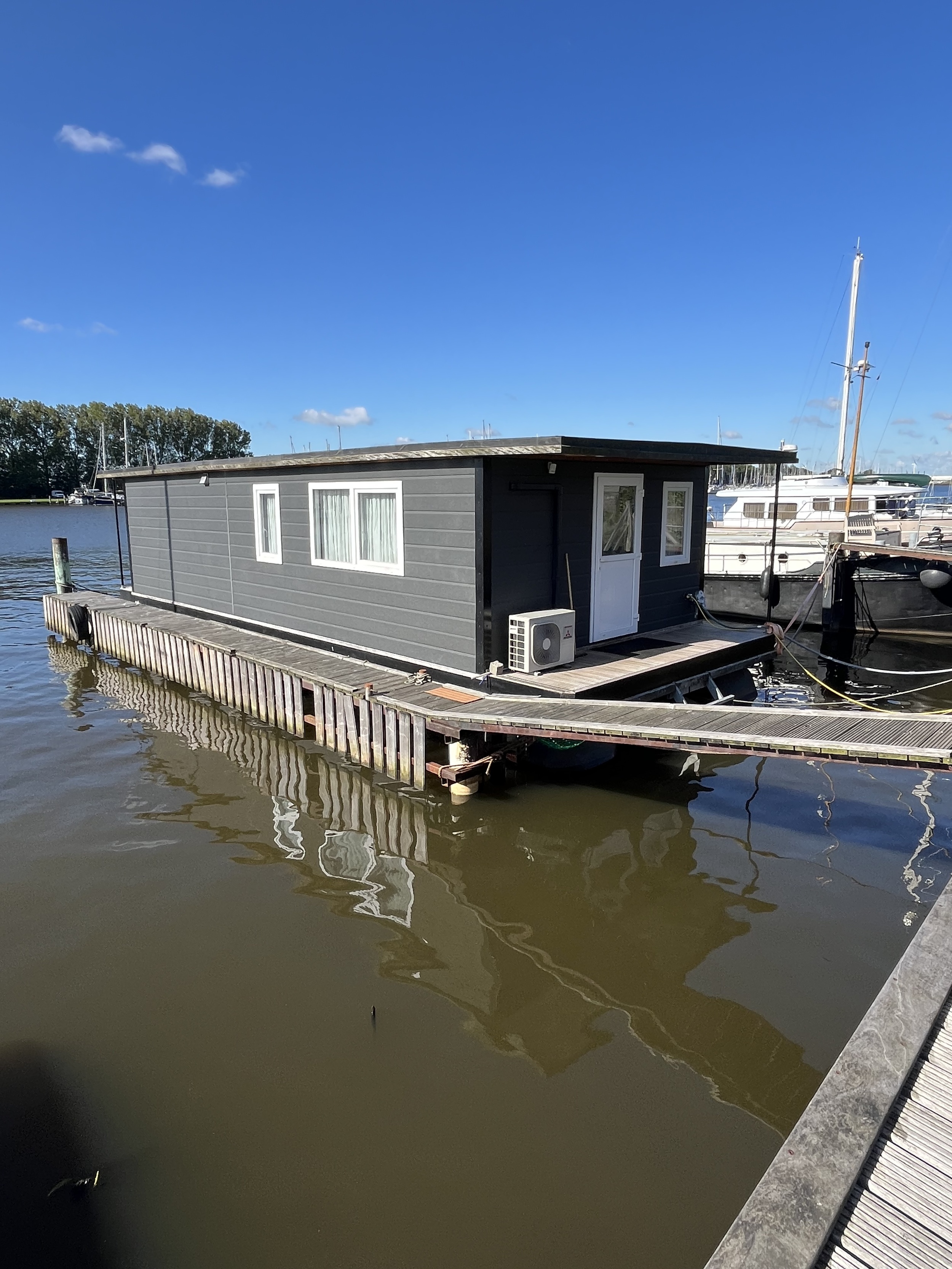 foto: 10 Houseboat Flisak D12