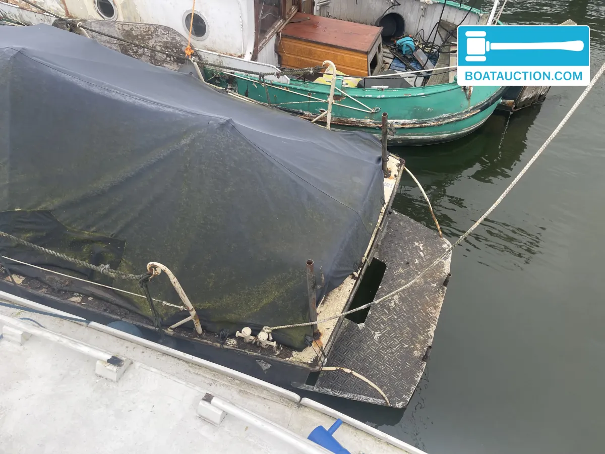 foto: 8 Motorboat 700