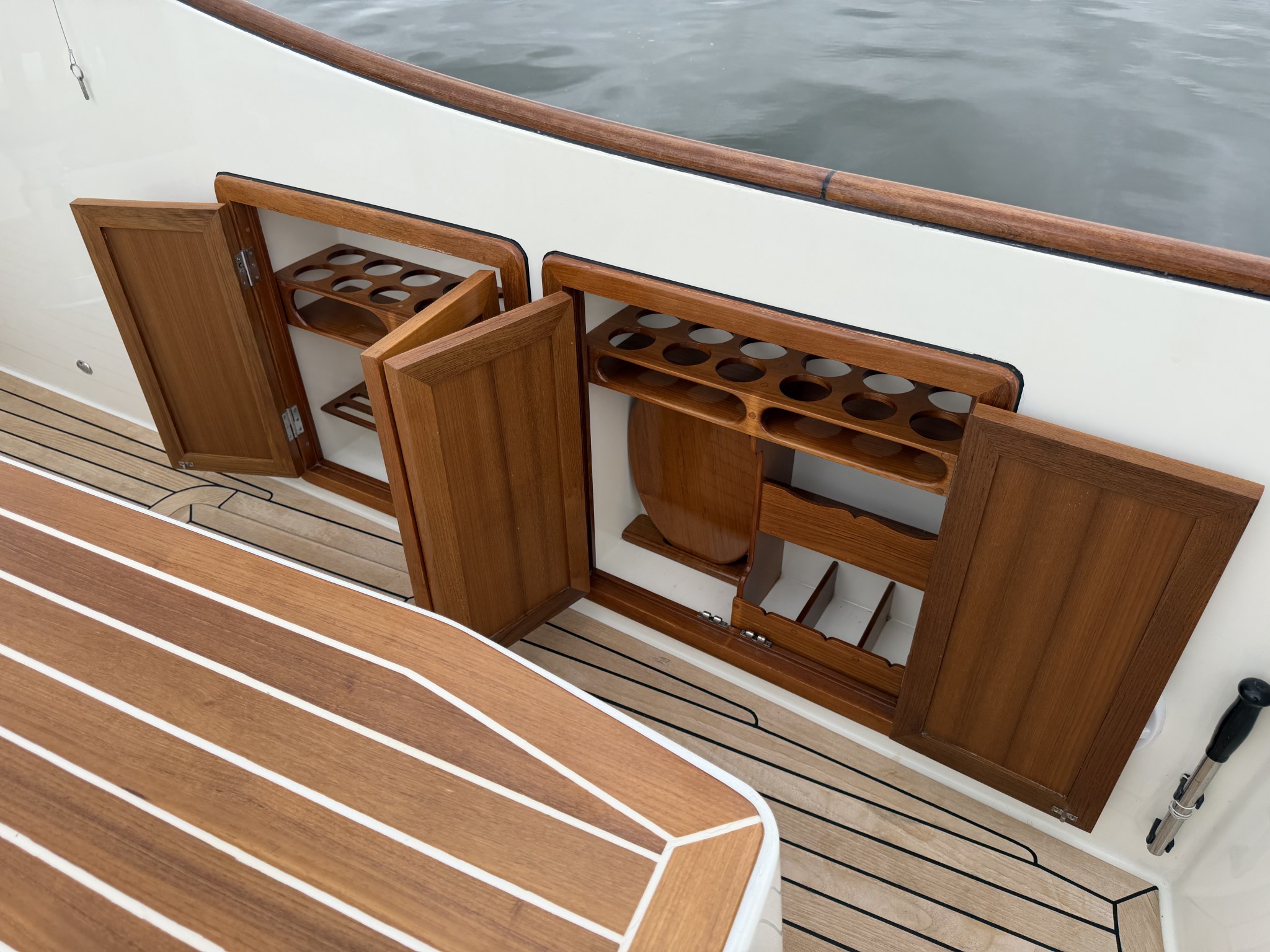 foto: 26 Long Island 33 Runabout