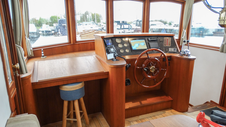 foto: 30 Luxe Motor 16.20 Deckhouse