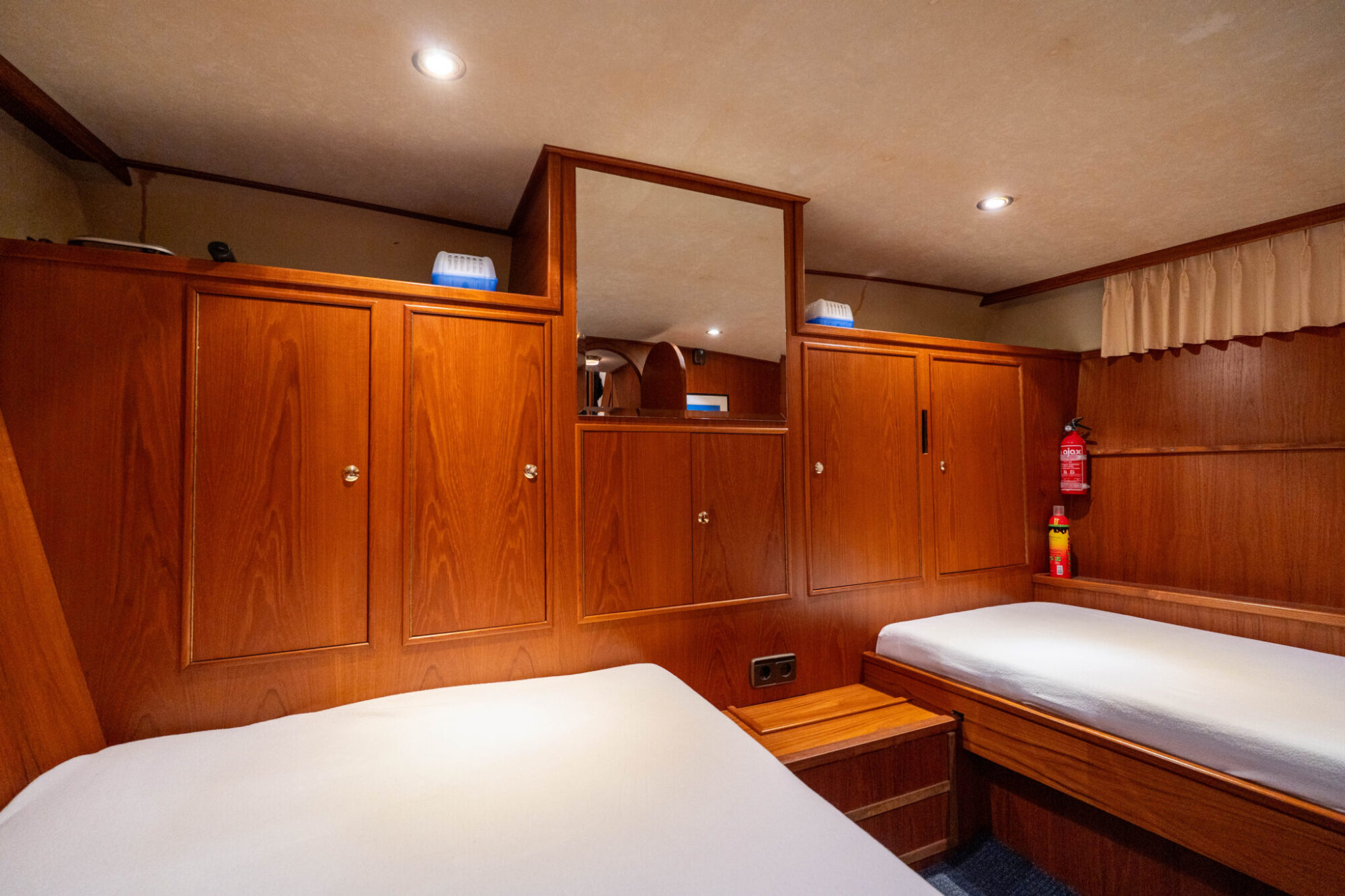 foto: 31 Volker Volker Trawler 13.50 AK Cabrio