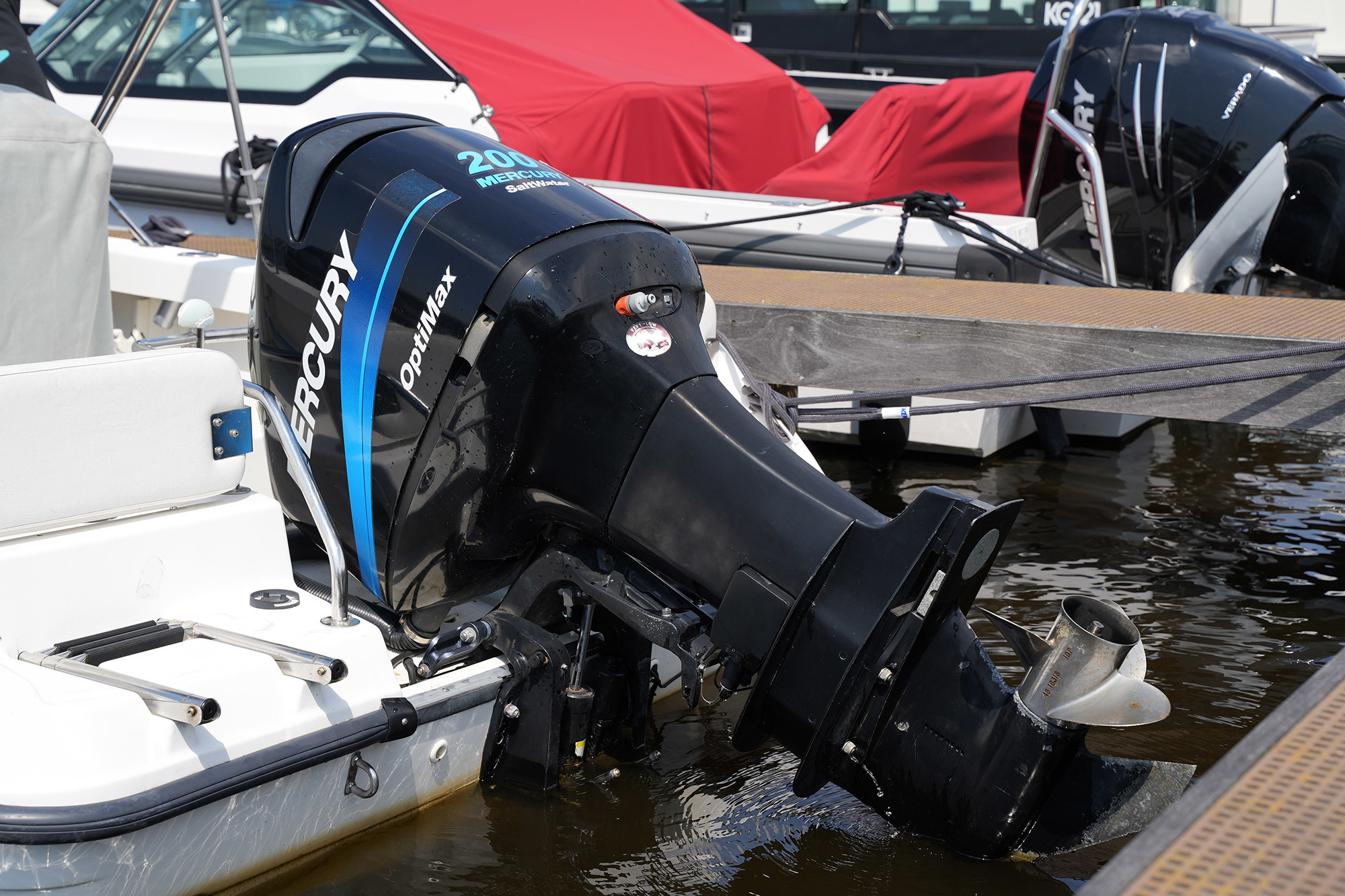 foto: 27 Boston Whaler 180 Outrage