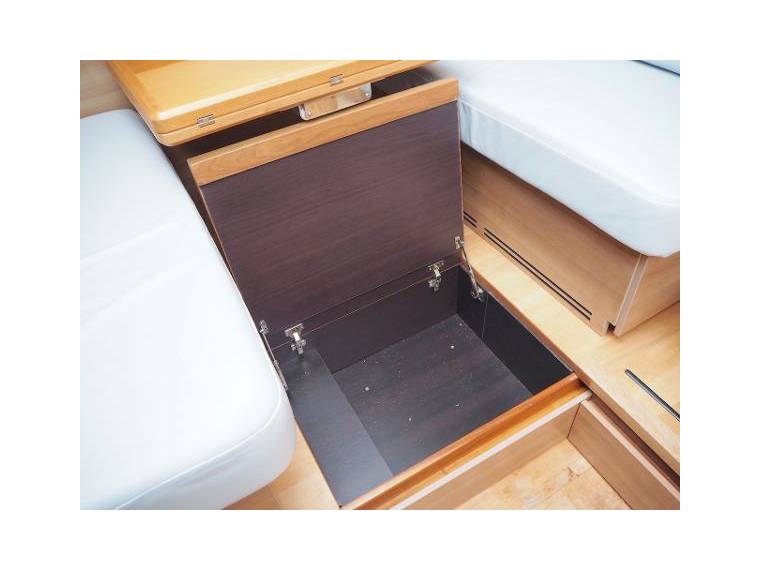 foto: 25 Sealine F 46