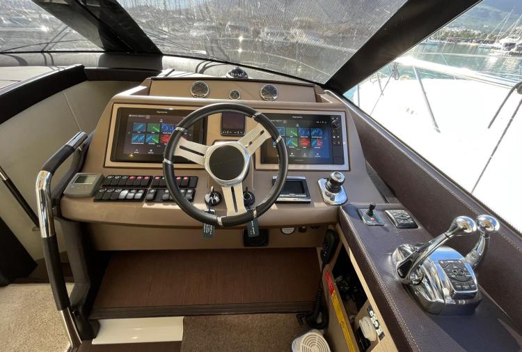 foto: 7 Prestige 560