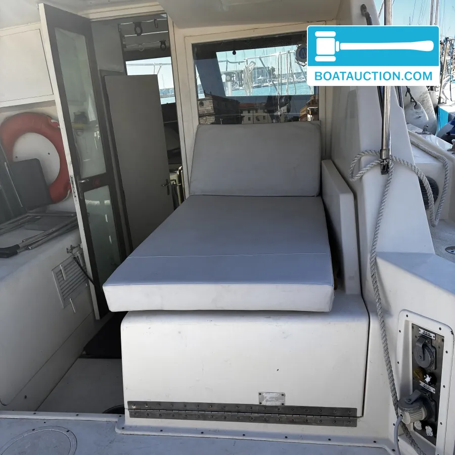 foto: 9 Hatteras 32 Sport Fly