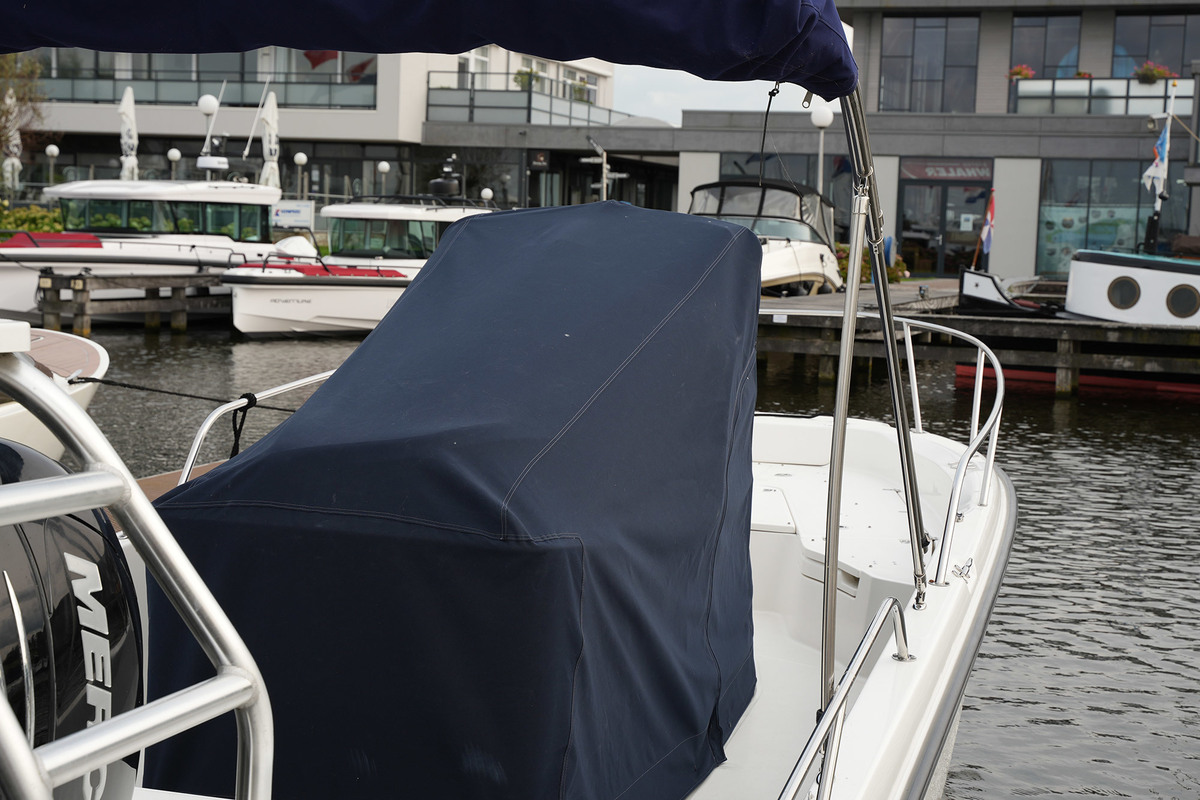 foto: 22 Boston Whaler 230 Dauntless