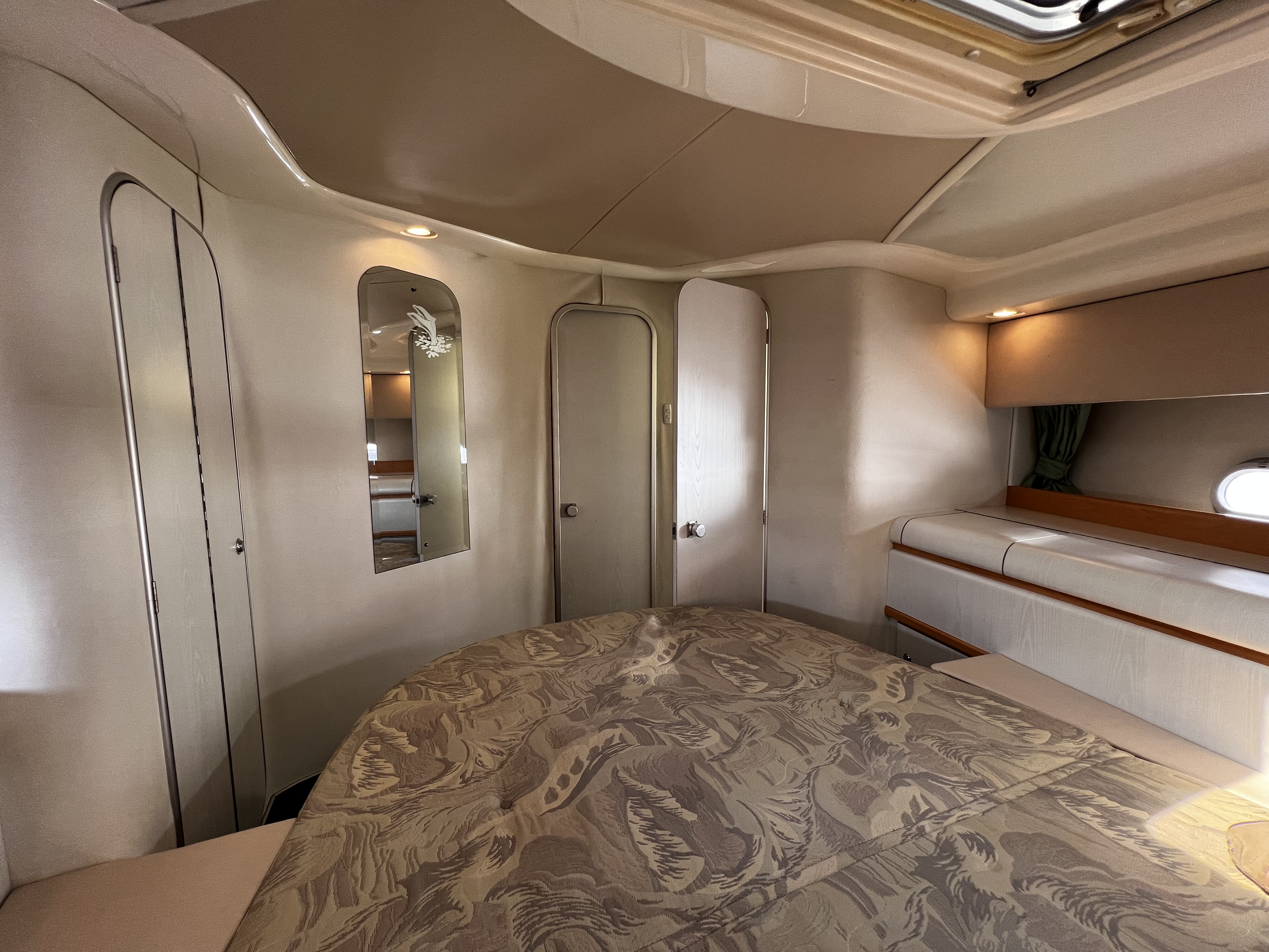 foto: 24 Sealine 420 Statesman