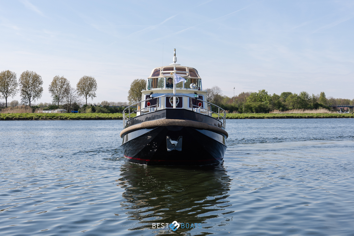 foto: 24 Linssen  St. Jozef 1050 Salon AK-L