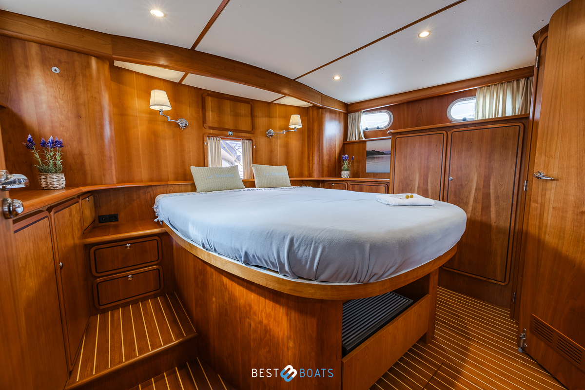 foto: 38 Linssen Grand Sturdy 430 AC MKII Diamond