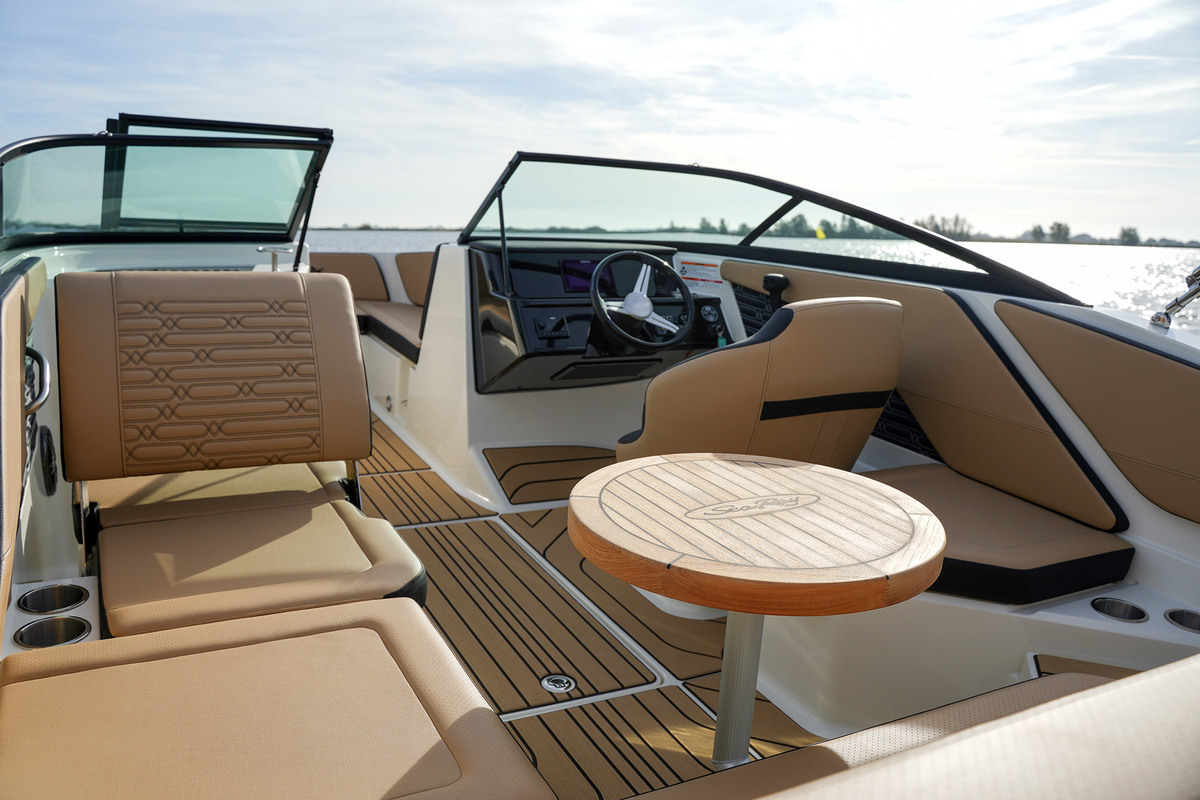 foto: 34 Sea Ray SPX 210