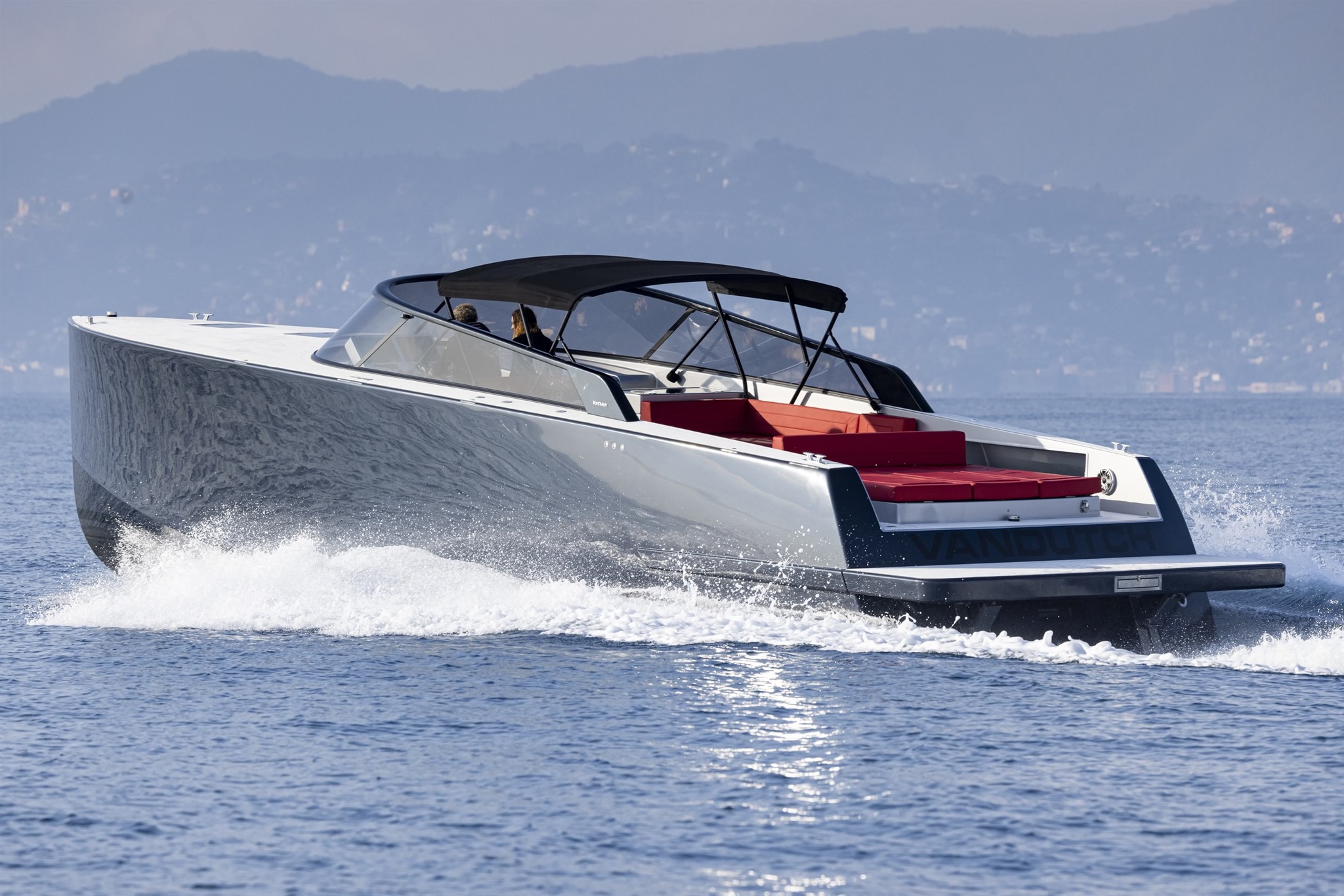 foto: 46 Vandutch 48 - New