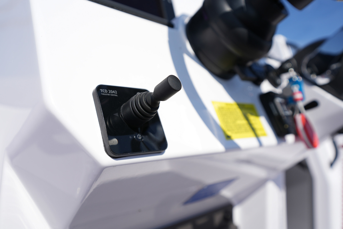 foto: 44 Axopar 25 Cross Bow