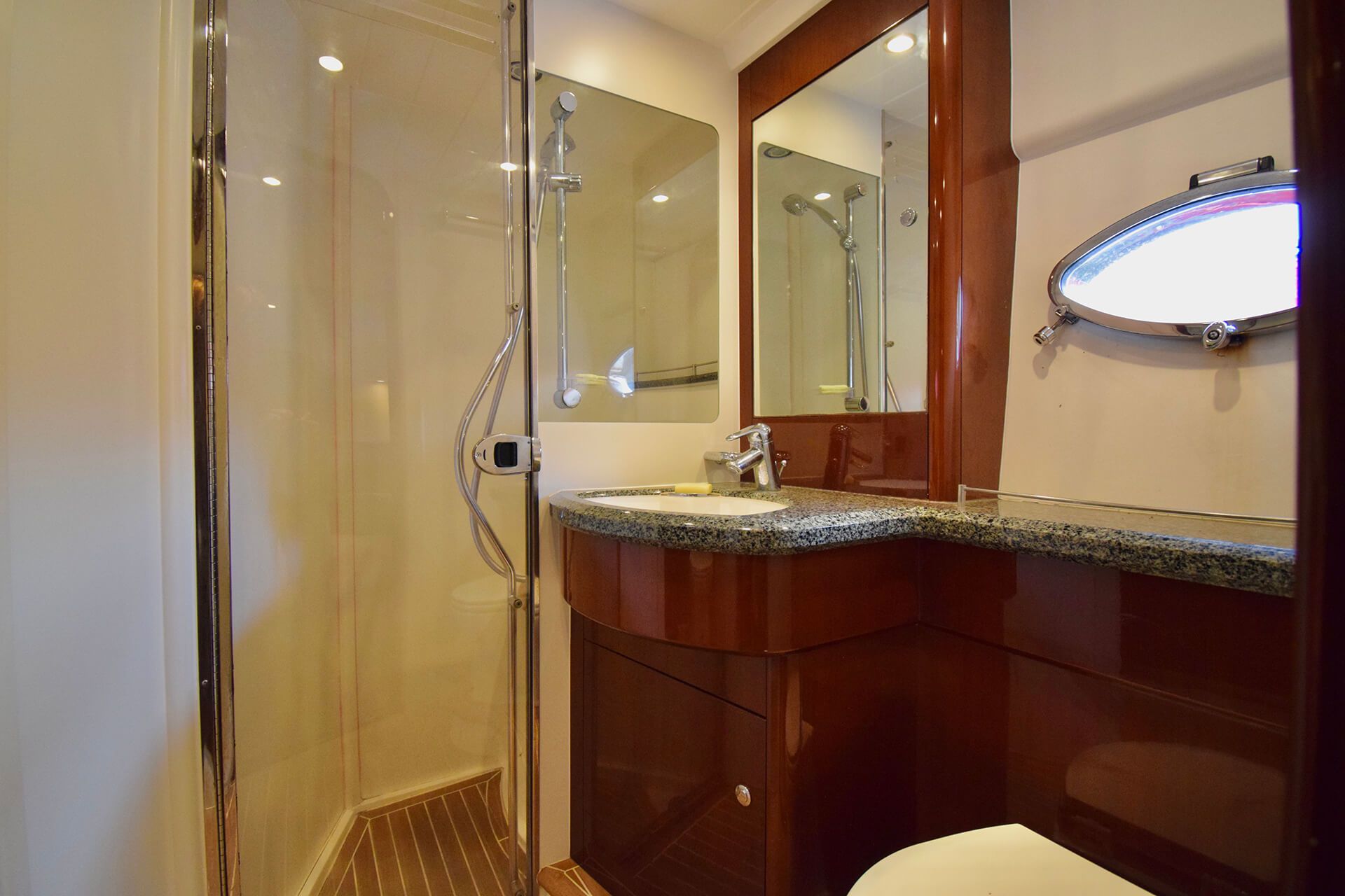 foto: 15 Princess  V58 HT