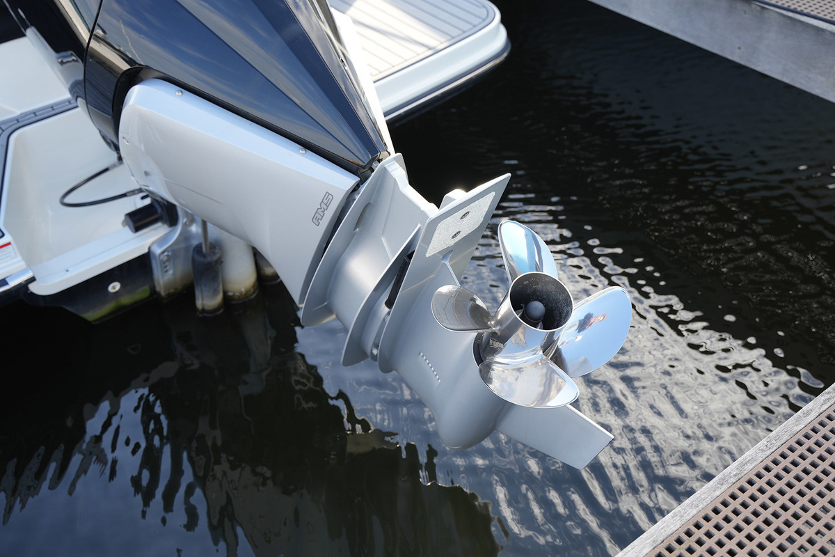 foto: 62 Sea Ray SPX 230 Outboard