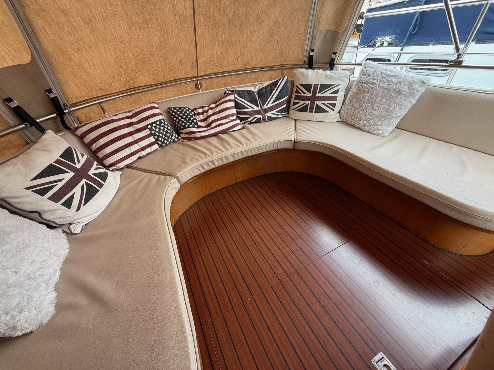 foto: 22 Valkkruiser Valkkruiser 8.50 Cabinsloep