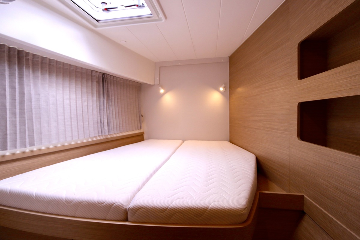 foto: 98 Lagoon 42 Full specs