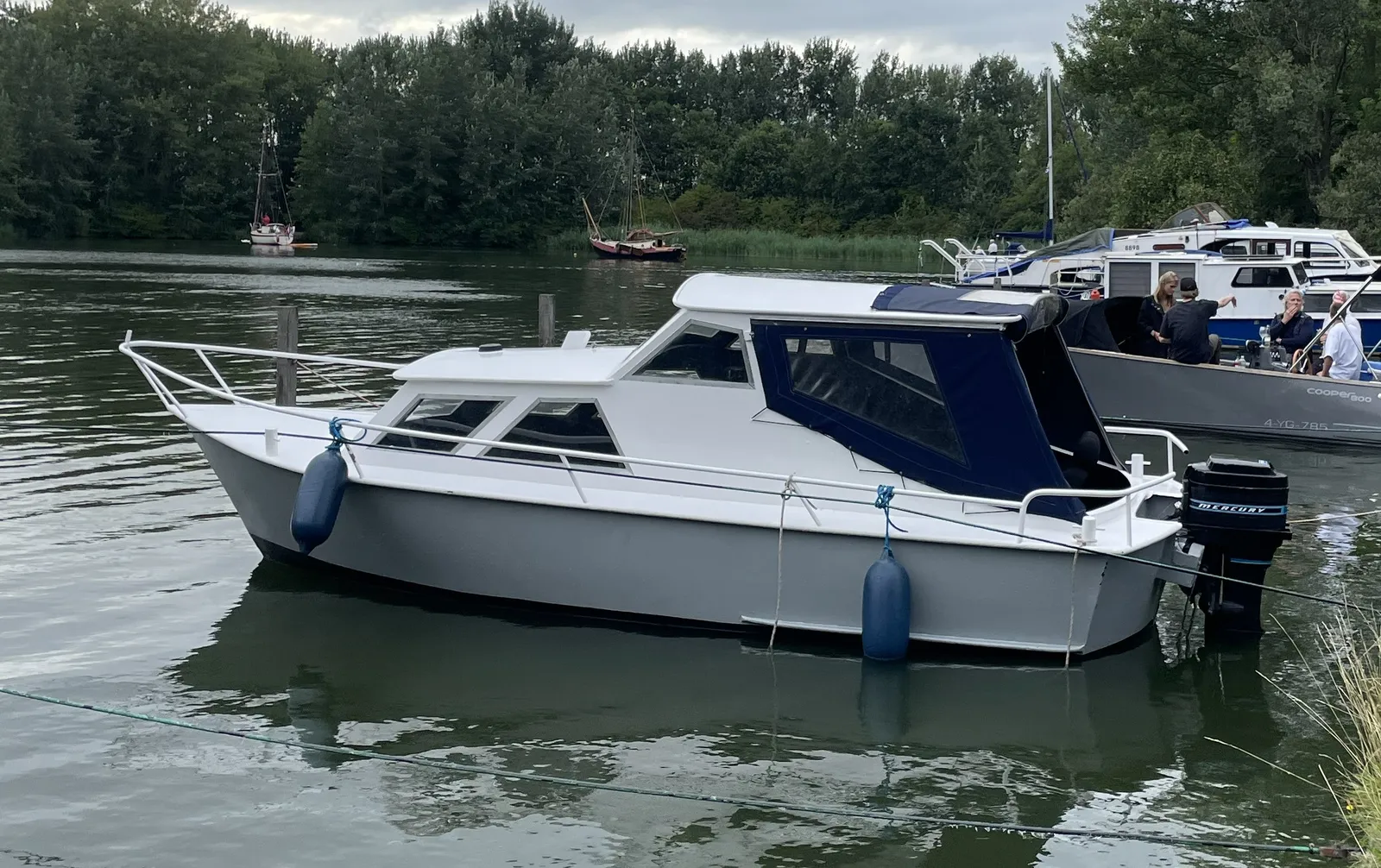 foto: 4 geen Stalen kajuitboot