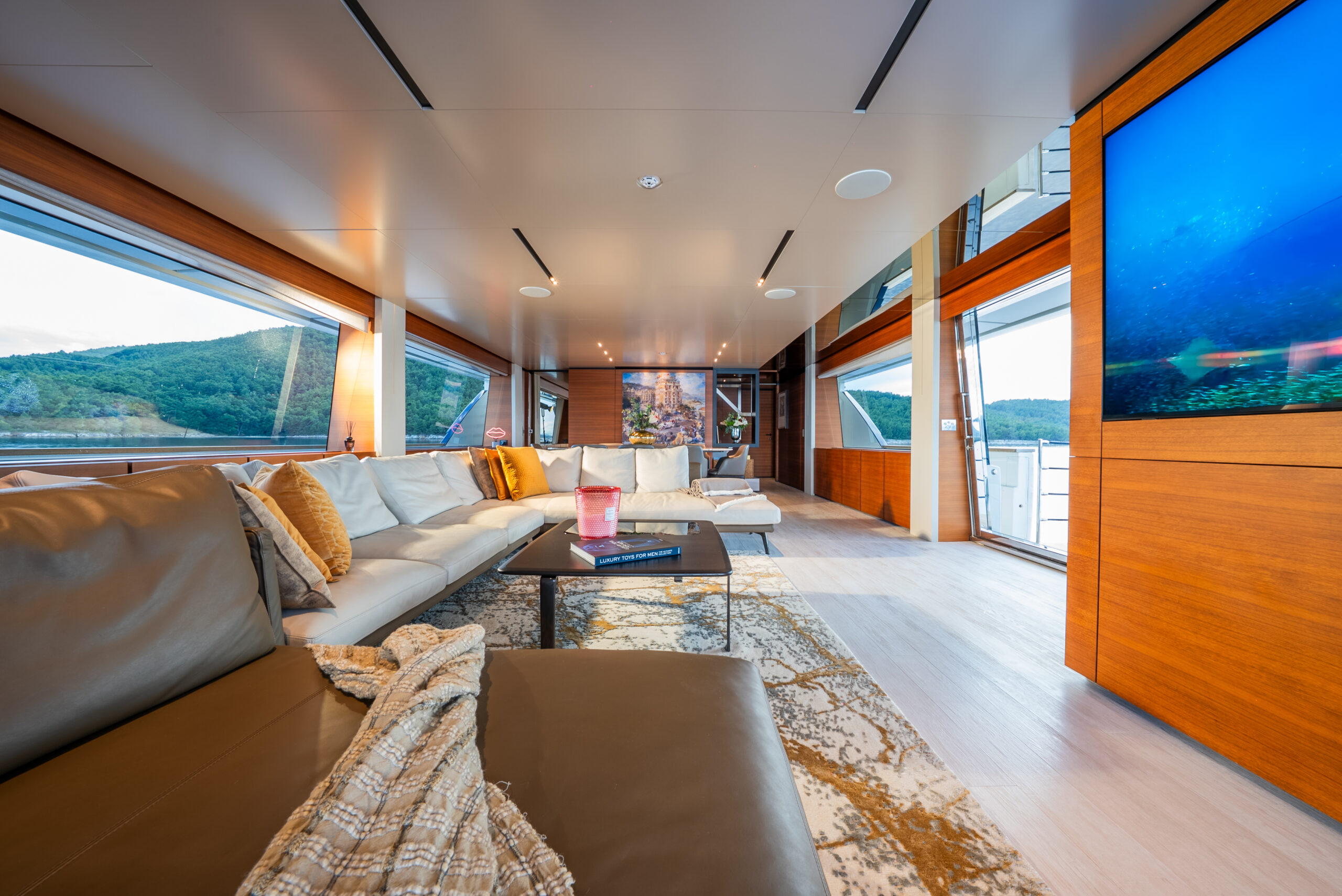 foto: 73 Custom Line Navetta 33