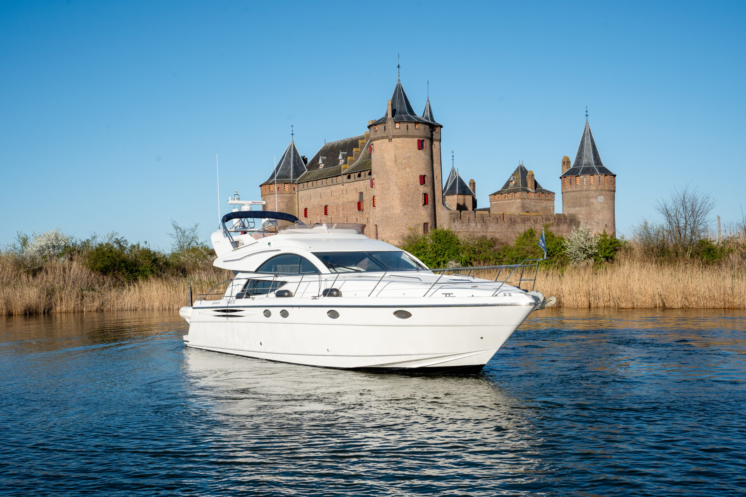 foto: 23 Fairline Phantom 50