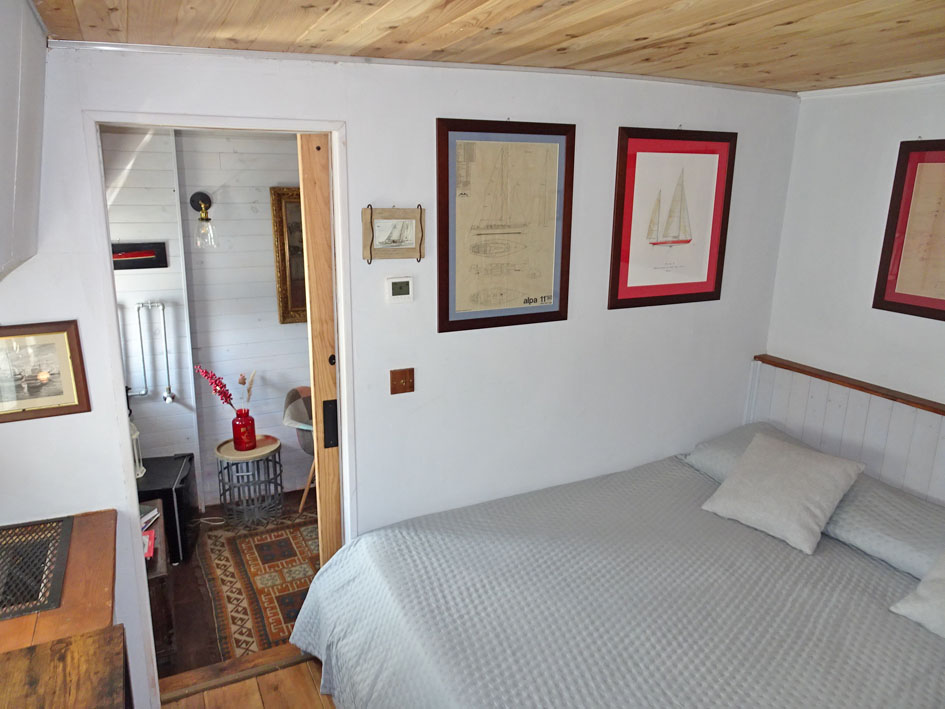 foto: 53 Spits Varend Woonschip 30.53 met UBC