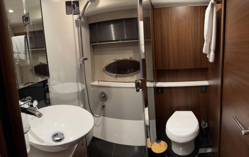 foto: 20 Princess V 48