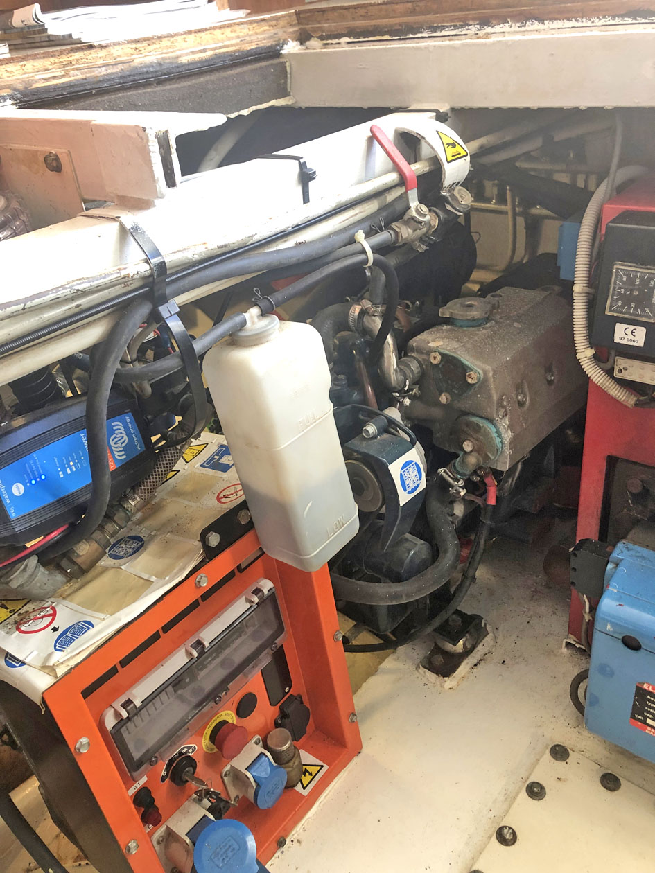 foto: 44 Trawlerjacht 48, zeegaand