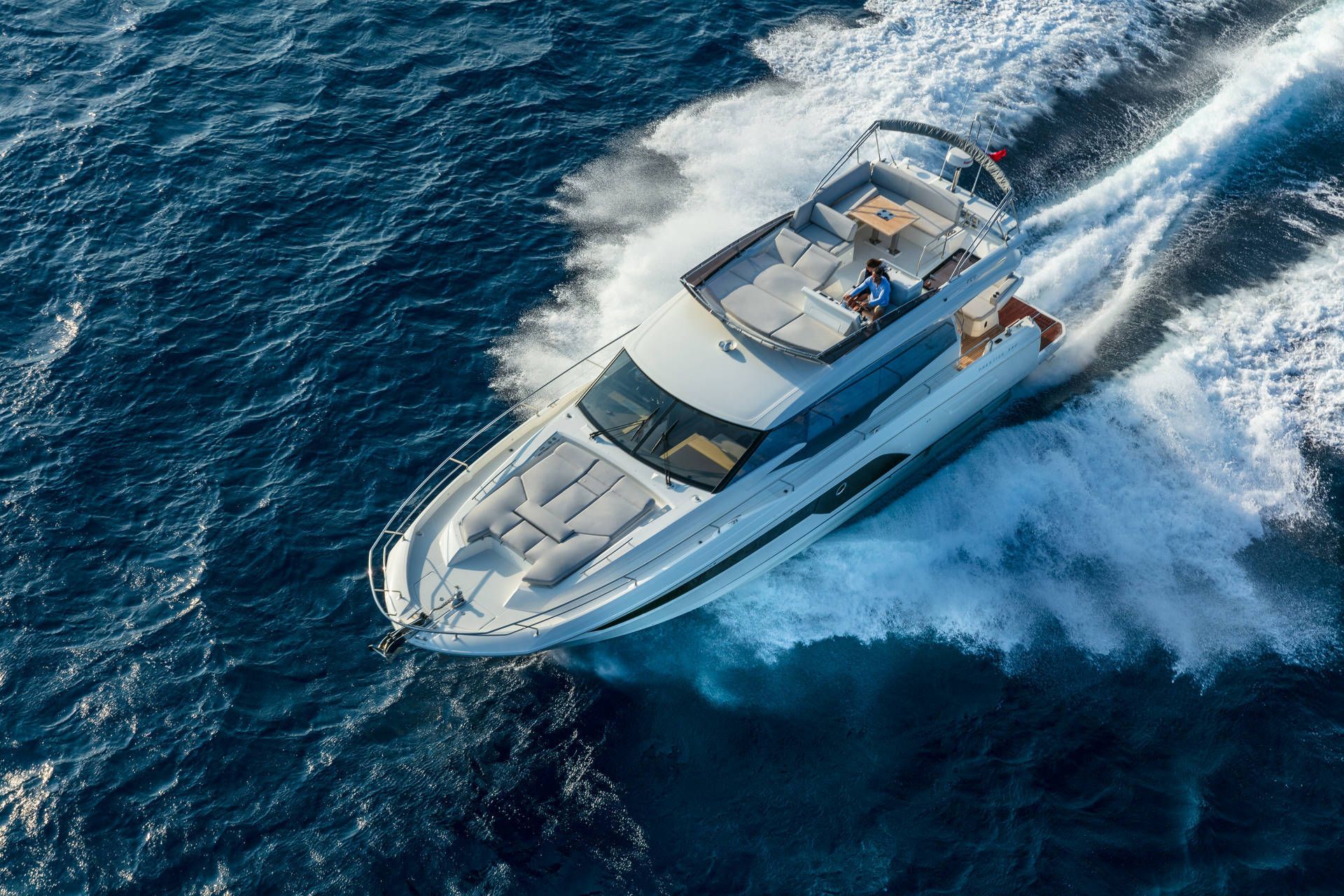 foto: 45 Prestige 590