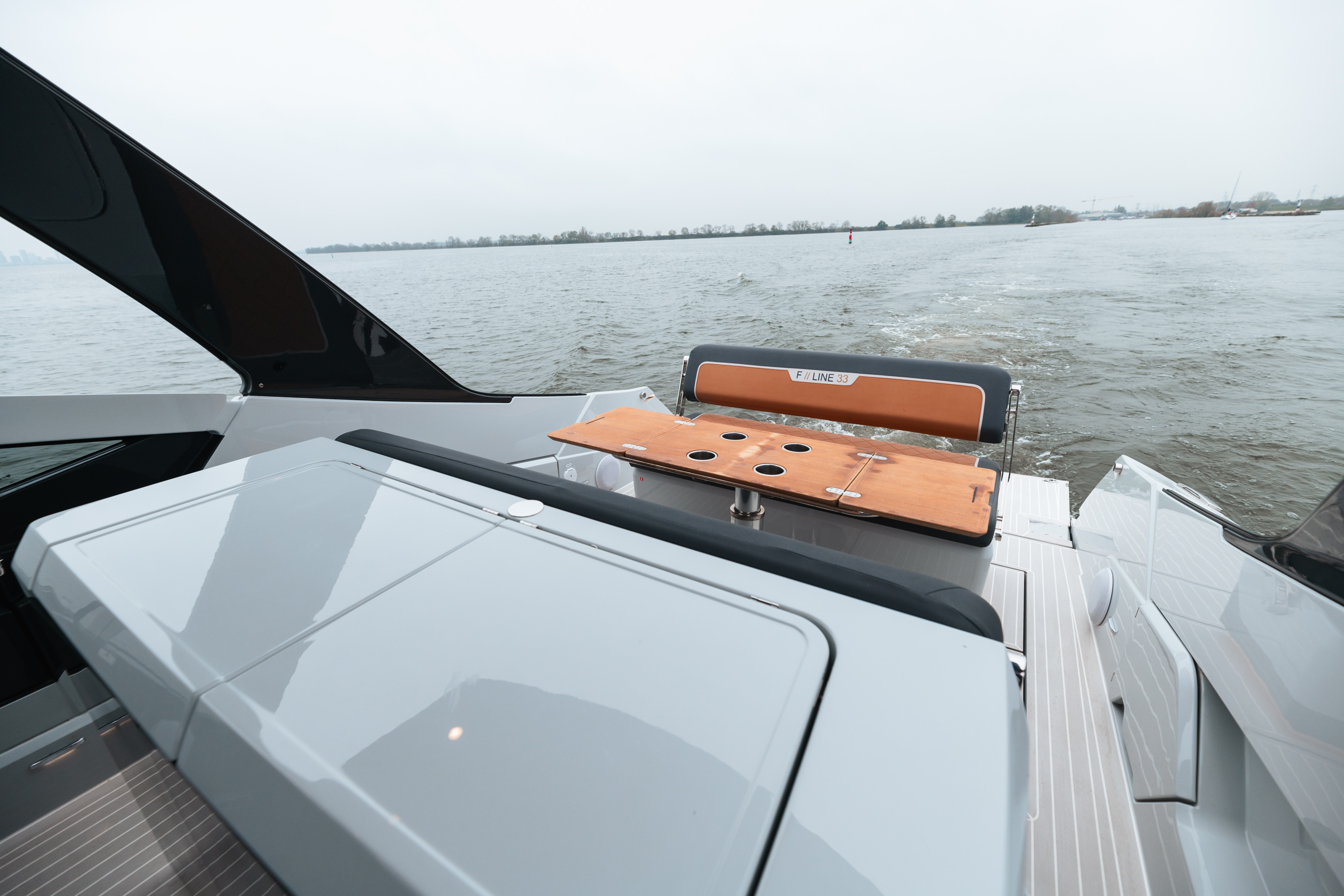 foto: 41 Fairline F Line 33