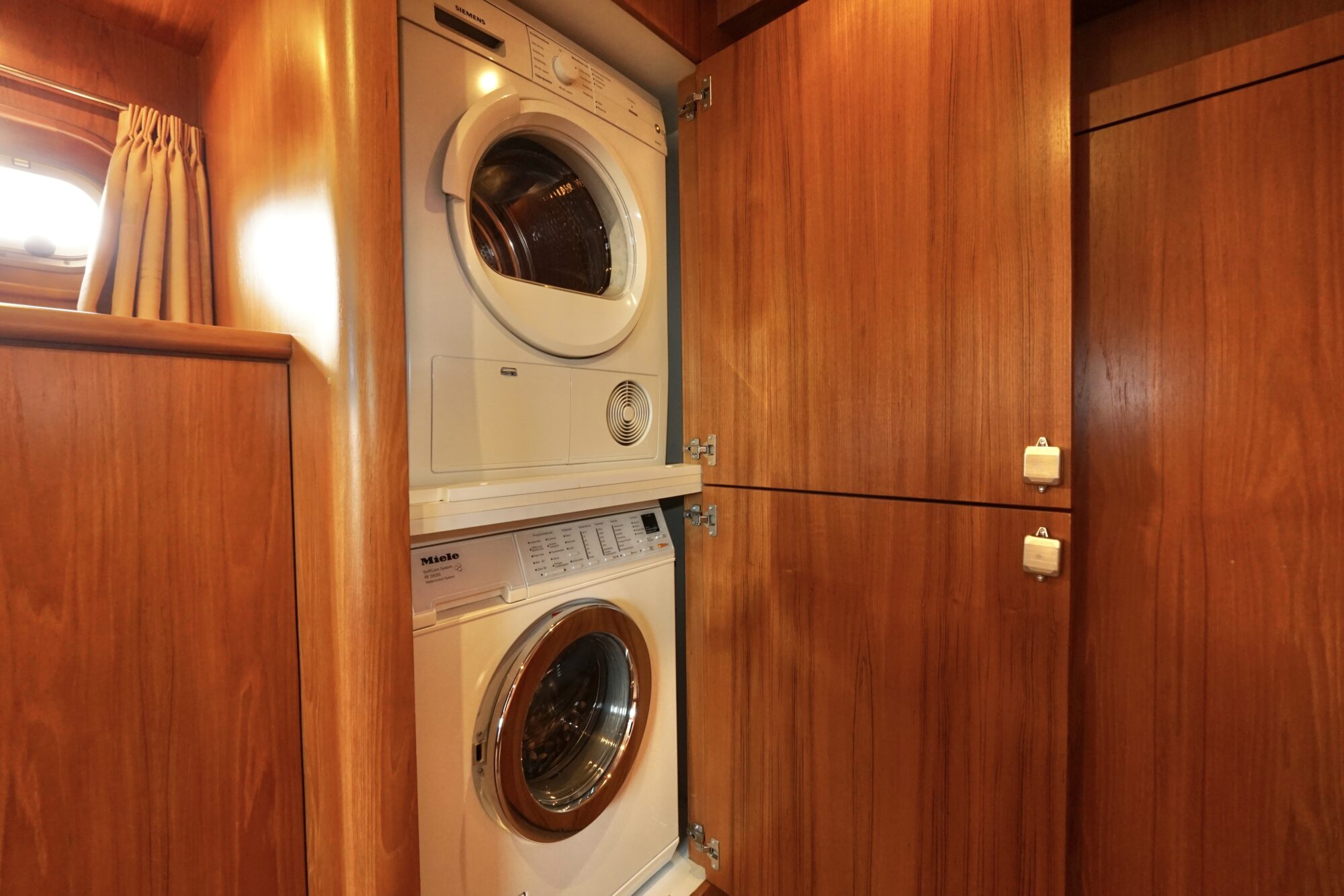 foto: 56 Van den Hoven Van den Hoven Exclusive 18.00 VS