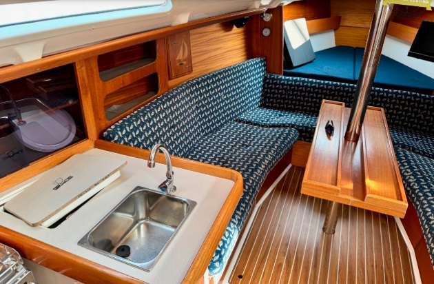 foto: 10 Dufour  30 CLASSIC 