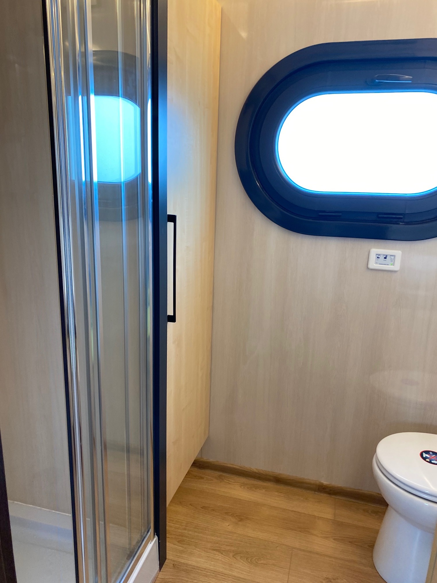 foto: 21 Campi 400 Per Direct Irnsum Ligplaats (Houseboat)