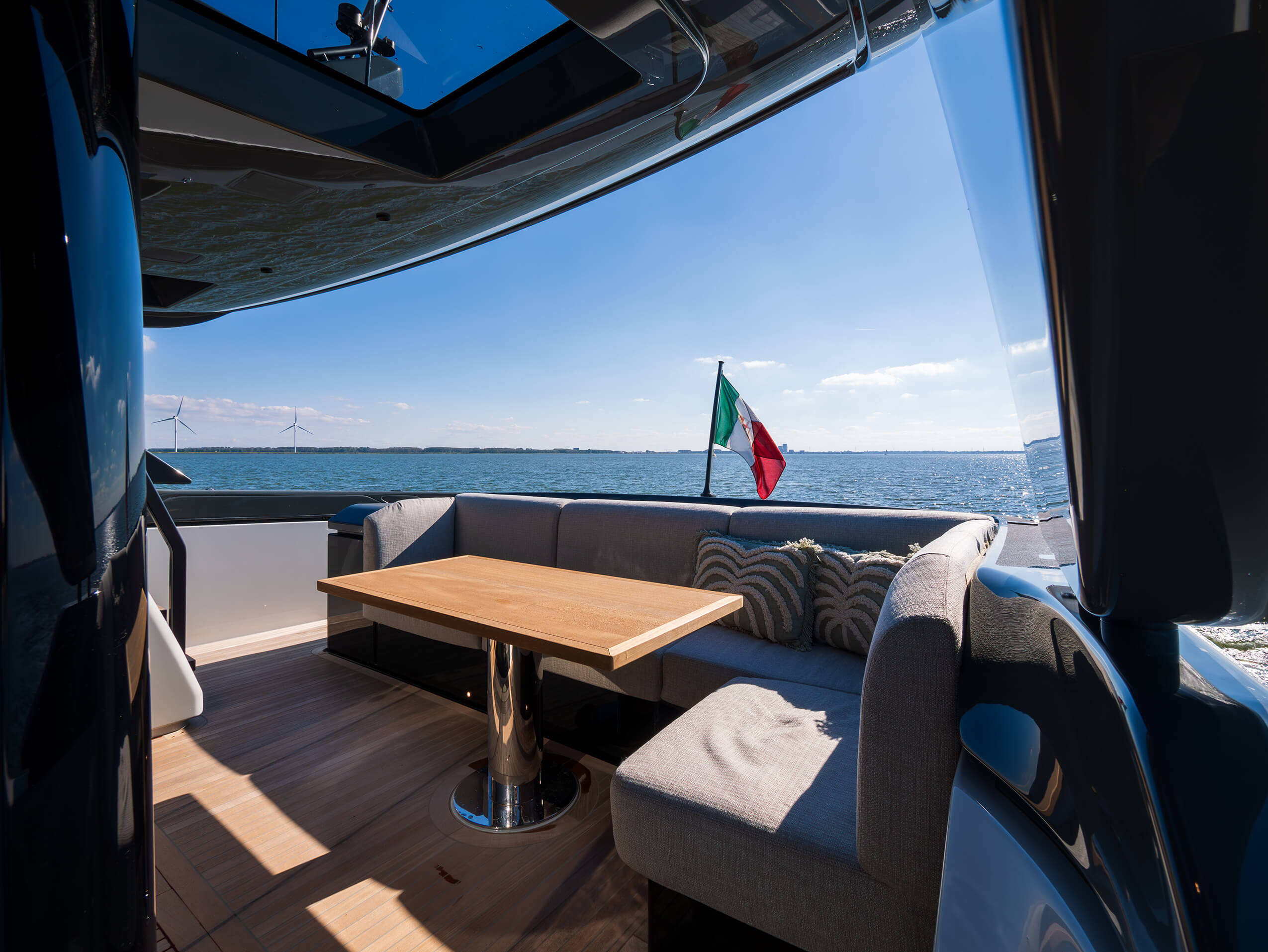 foto: 28 Bluegame BGX60