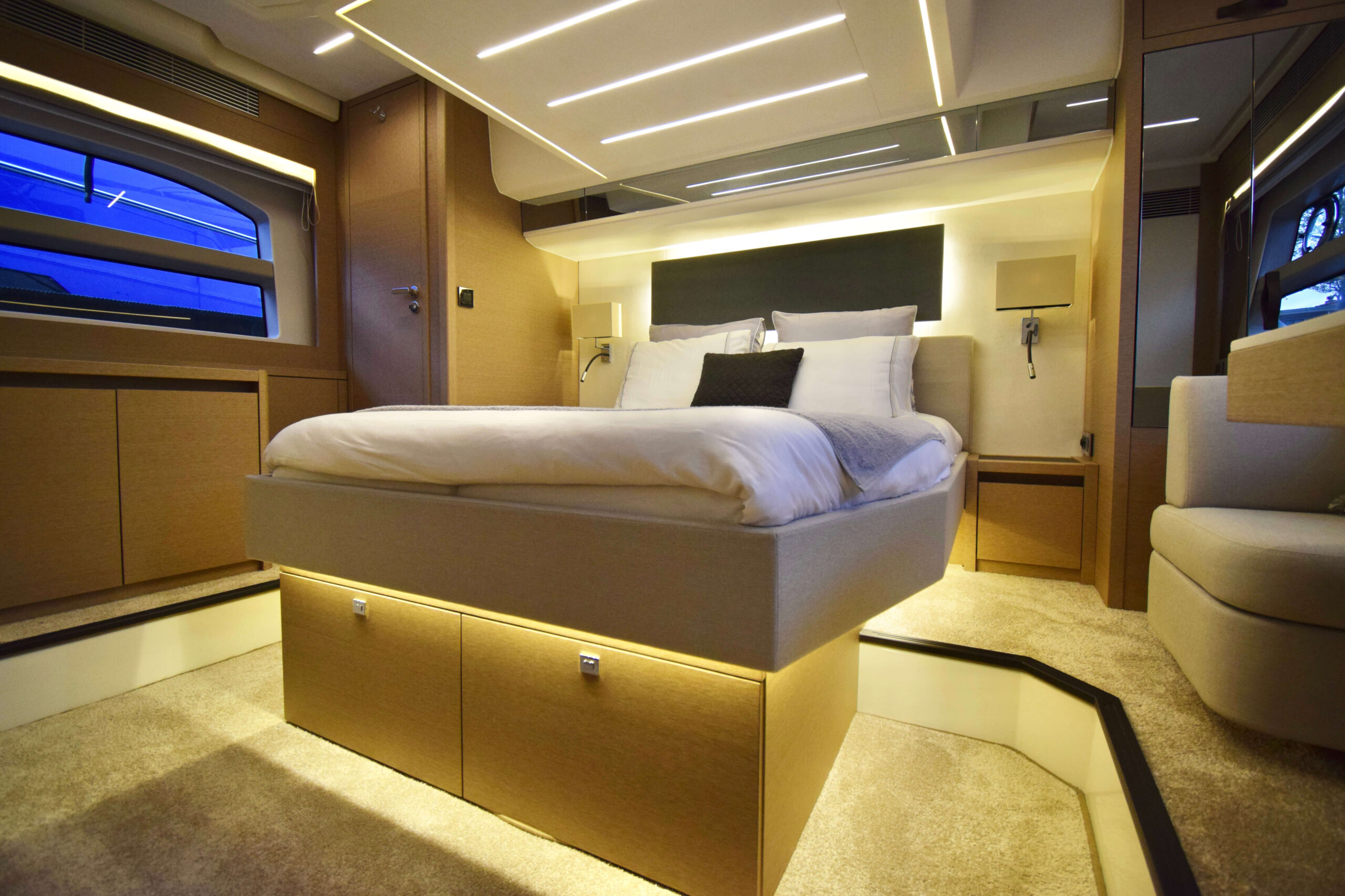 foto: 49 Prestige 590 Flybridge #49