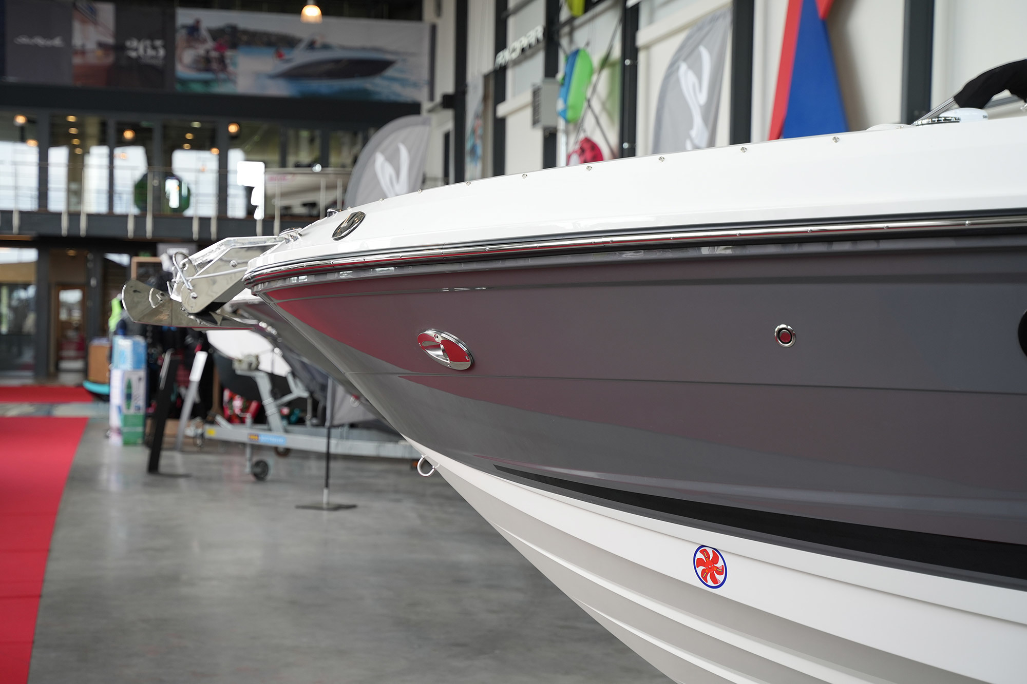 foto: 36 Sea Ray SLX 250