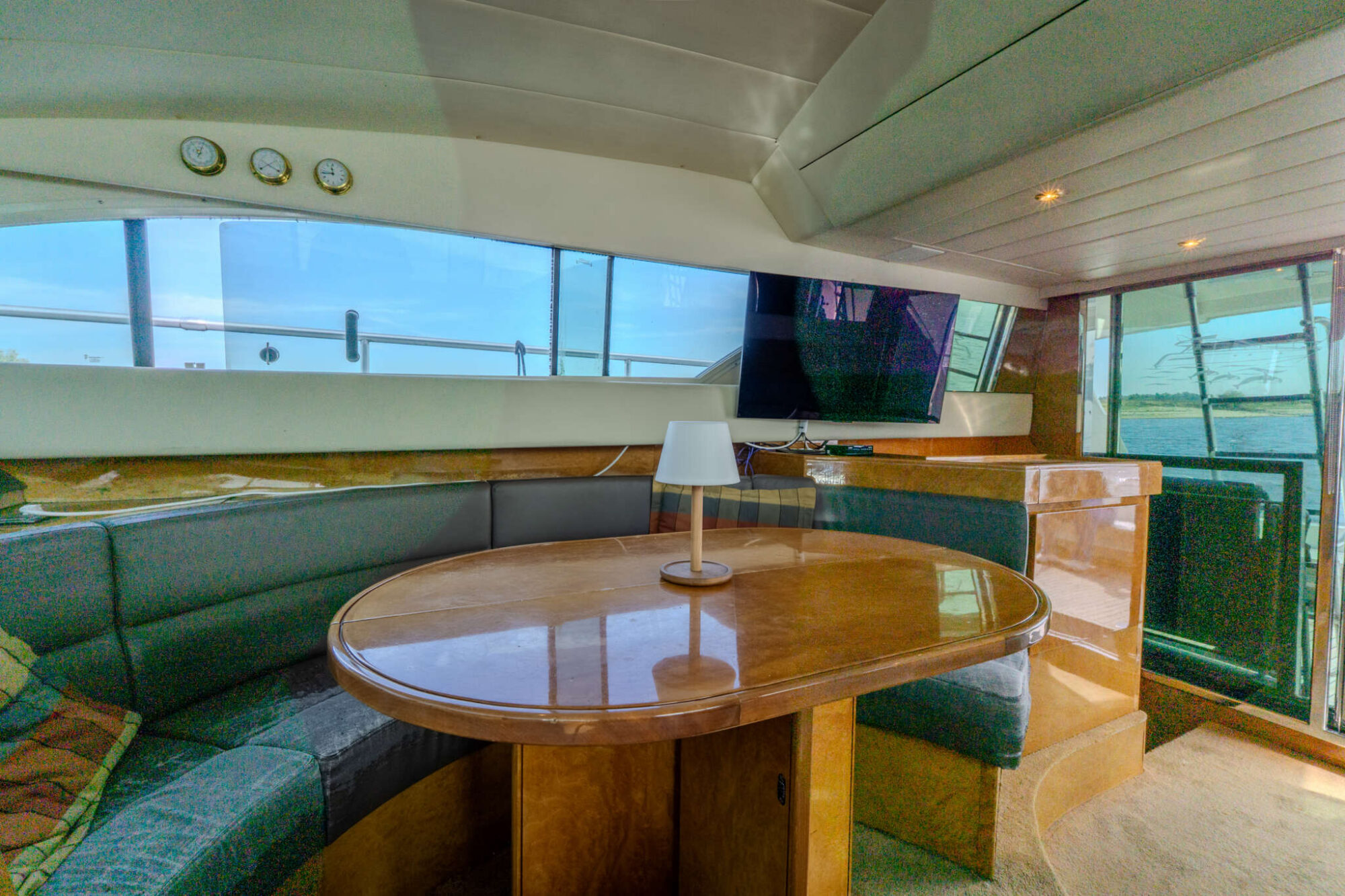 foto: 43 Mochi Craft Mochi Craft 43 Flybridge
