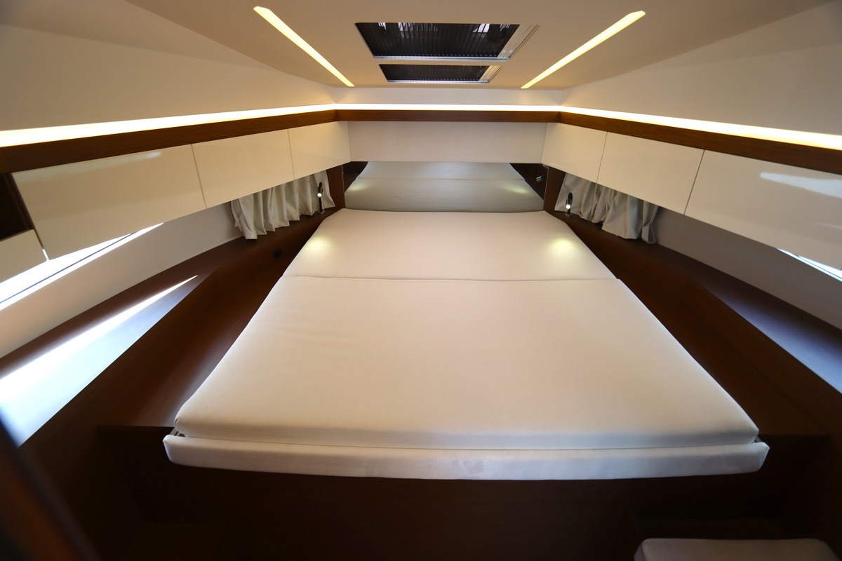 foto: 28 Jeanneau NC 33