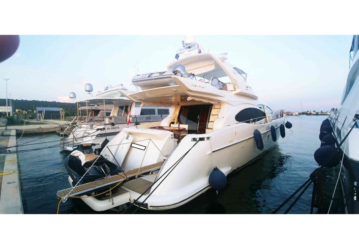 foto: 25 Azimut 68