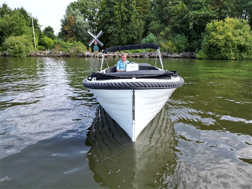 foto: 11 Corsiva 690 Tender