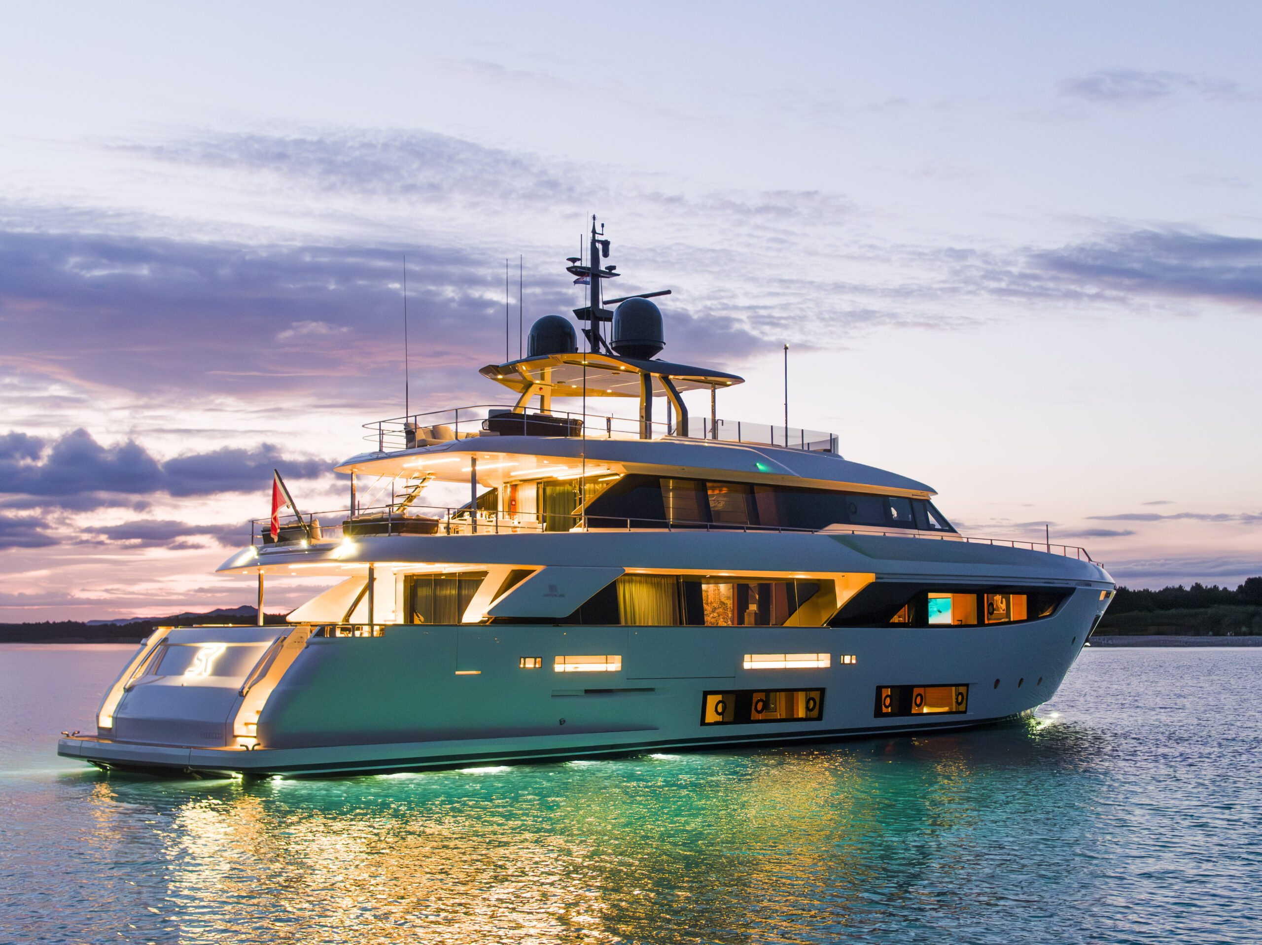 foto: 74 Custom Line Navetta 33