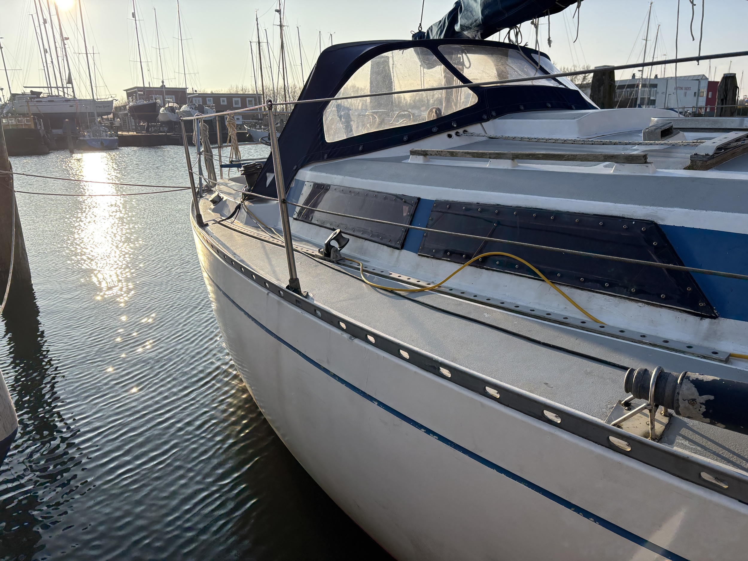 foto: 16 Standfast 33