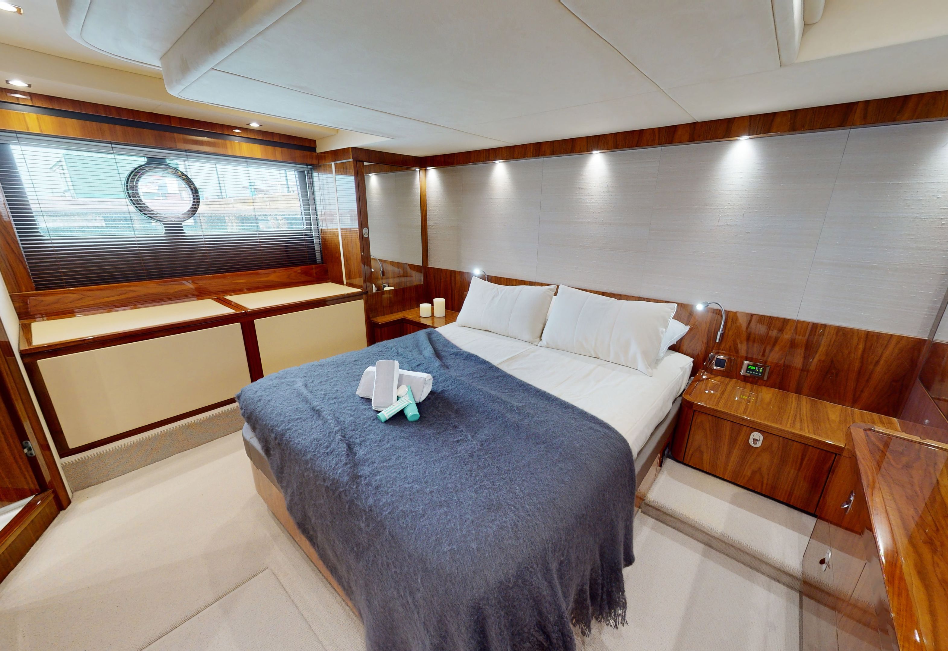 foto: 27 Sunseeker 65 Manhattan