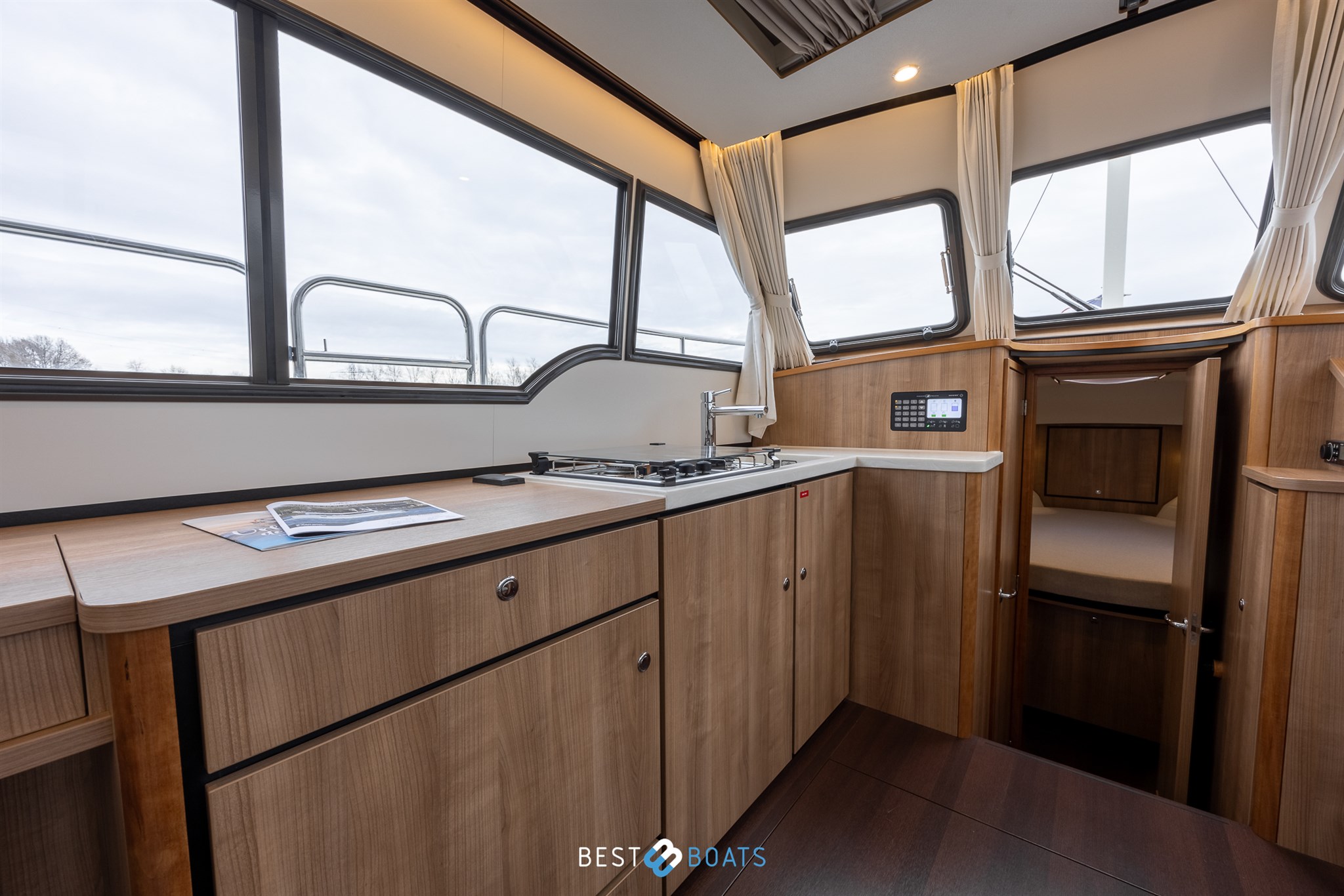foto: 28 Linssen 30 SL Sedan